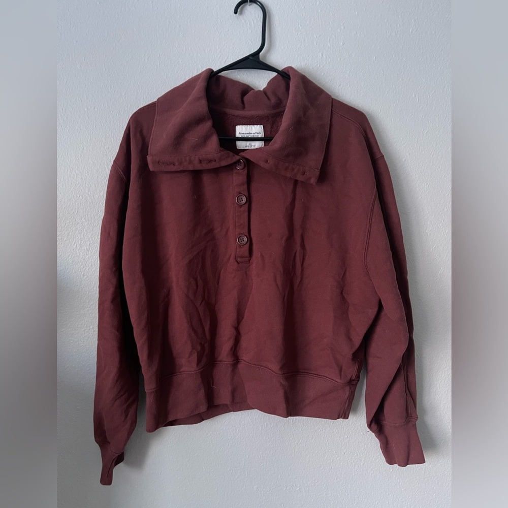 Abercrombie & Fitch collared pullover crop top